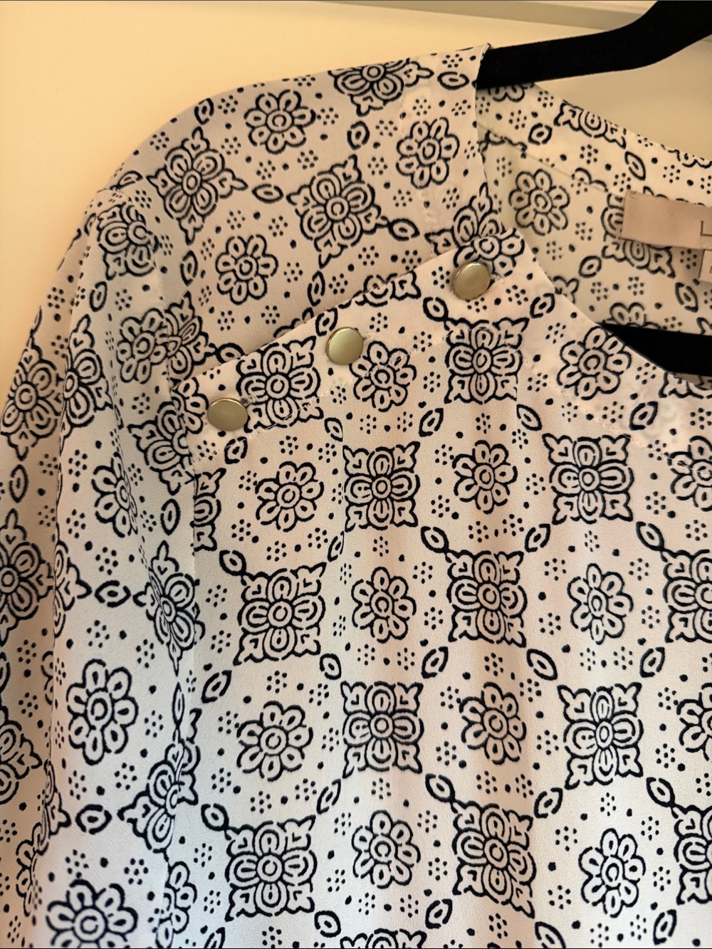 {BUNDLE} - Assorted LOFT Women's Print Blouses - Picture 13 of 15